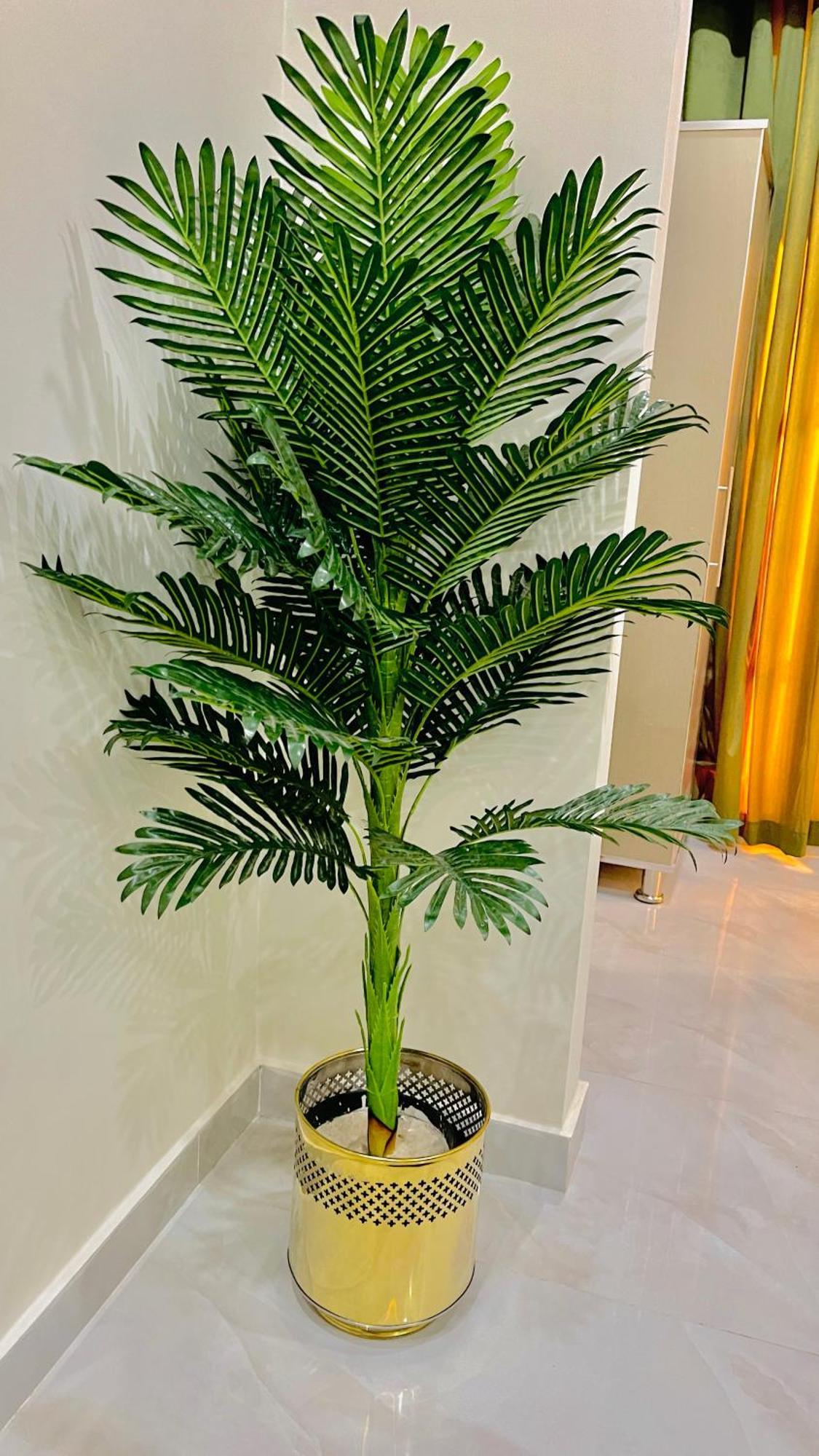 Hotel Crown Lahore Bagian luar foto